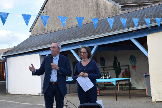 M. ROSERAY François (directeur diocésain) et Mme BOURDON Séverine (directrice de l’école)